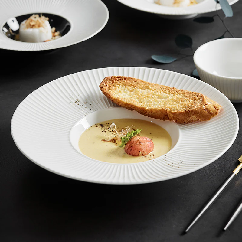 Stor djup tallrik i porslin 30 cm – Nordisk stil – Vit slät design – Sopptallrik / Pastatallrik / Servering - Bild 4